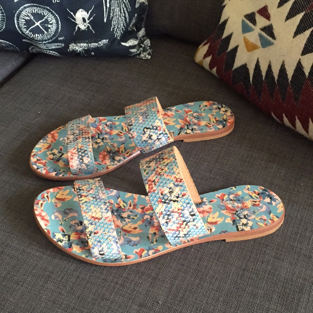 Adorable Joie A La Plage Floral Print Sandals!
